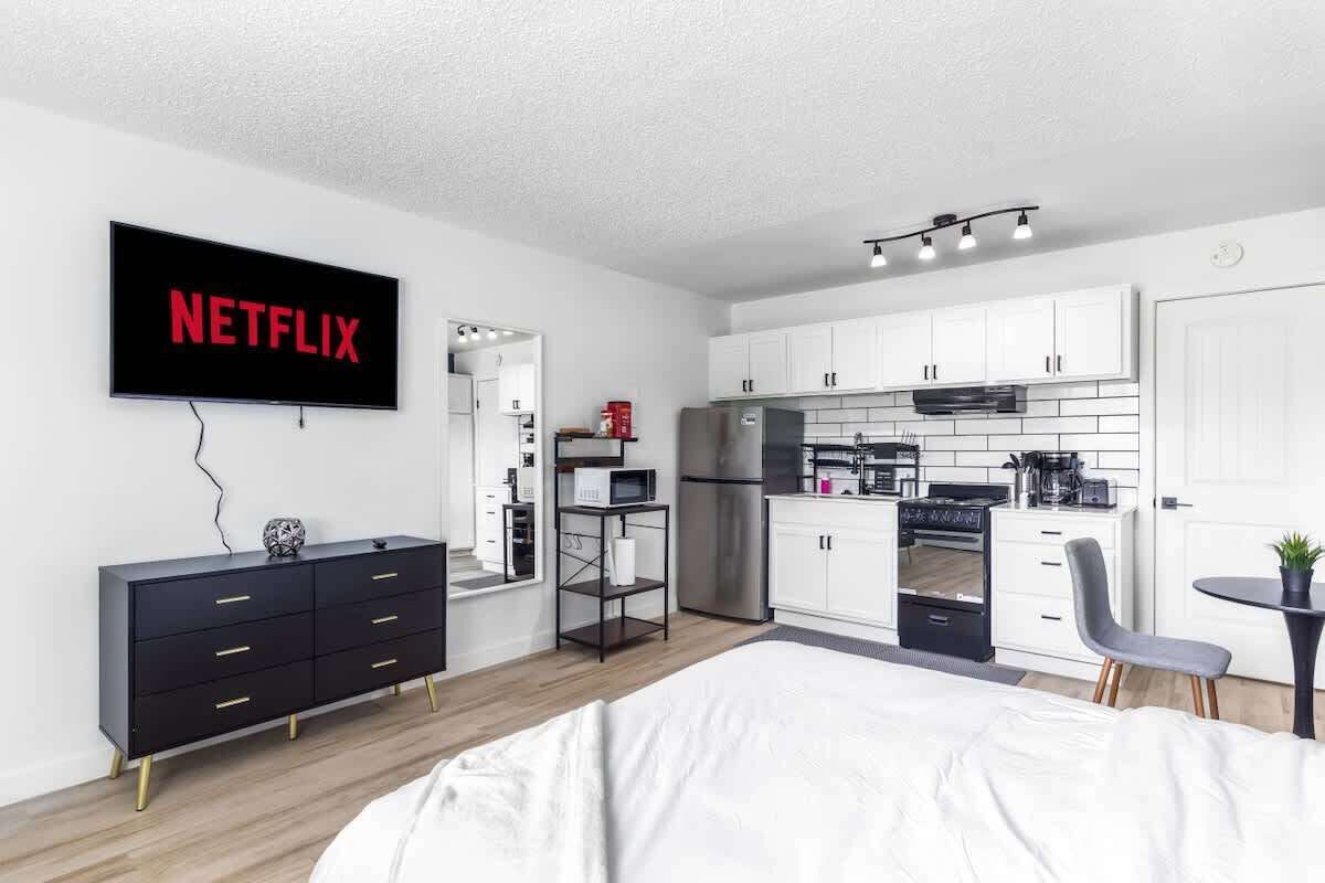 1 bedroom, desk, iron/ironing board, WiFi