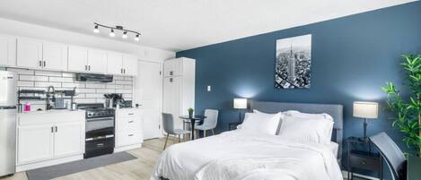 1 bedroom, desk, iron/ironing board, WiFi