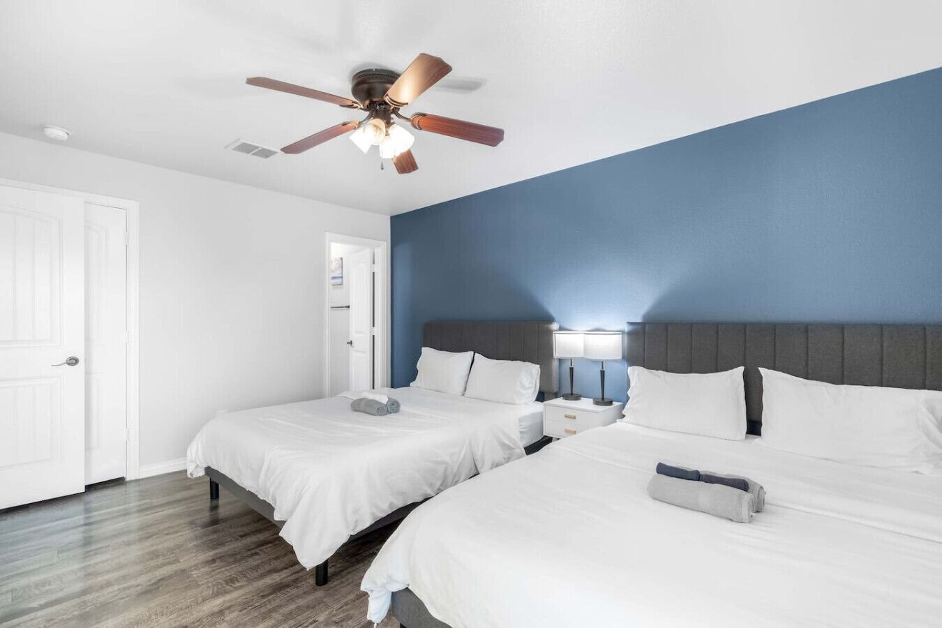 2 Schlafzimmer, Schreibtisch, Bügeleisen/Bügelbrett, kostenloses WLAN