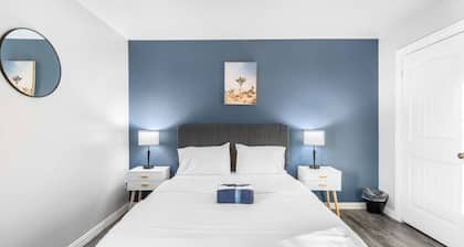 Spacious 2BR Across AT&T Stadium + Parking