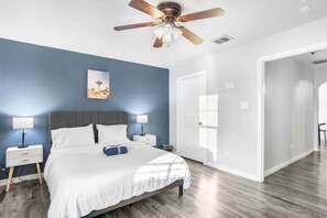 2 chambres, fer et planche à repasser, Wi-Fi gratuit, draps fournis