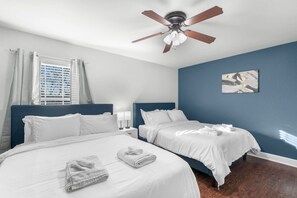 2 habitaciones, escritorio, tabla de planchar con plancha y wifi gratis