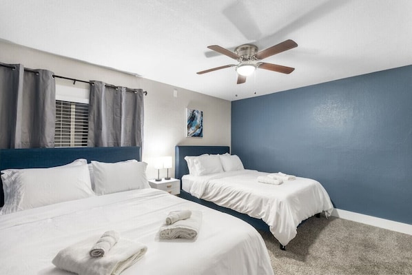 2 habitaciones, escritorio, tabla de planchar con plancha y wifi gratis