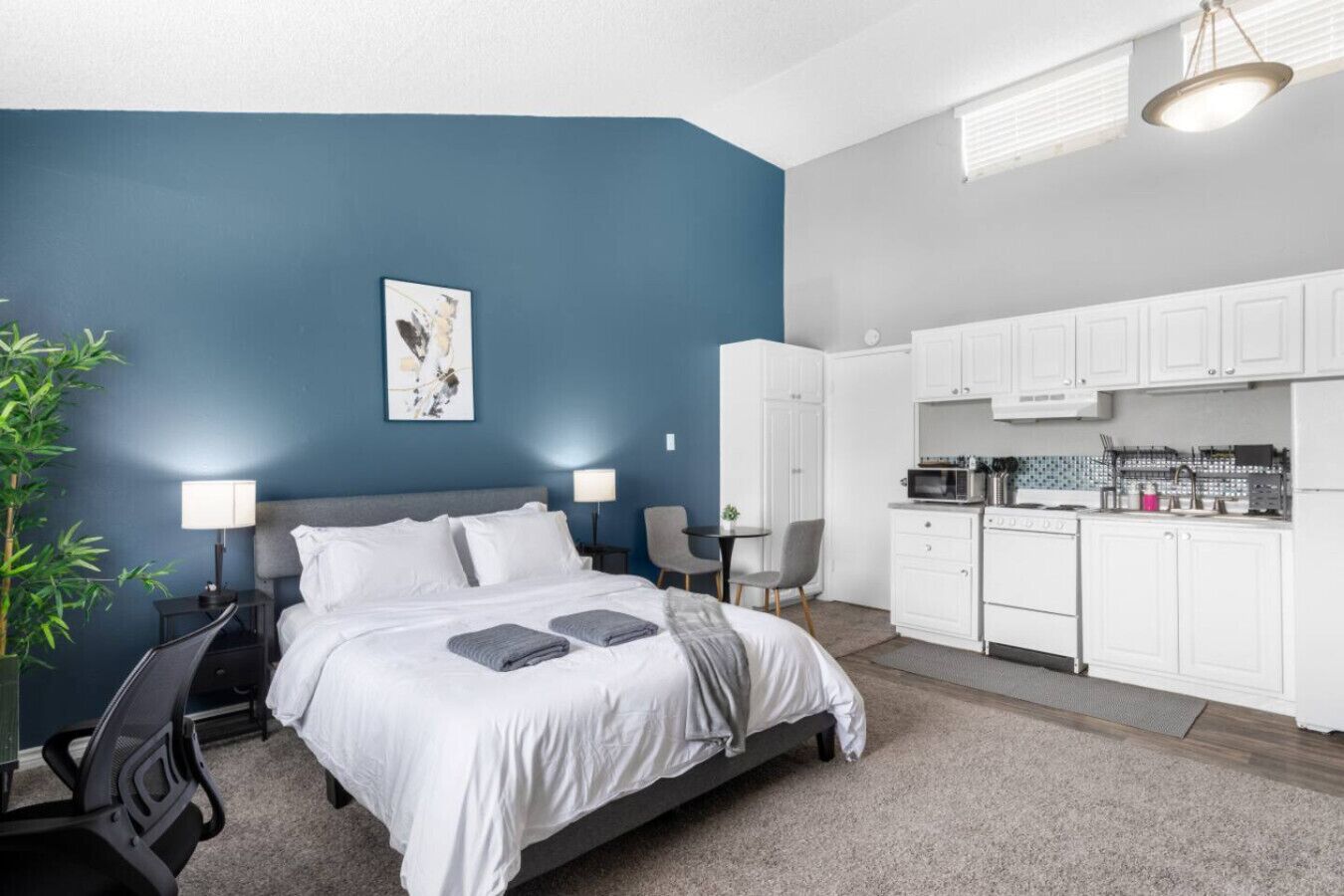 1 habitación, tabla de planchar con plancha, wifi y ropa de cama 