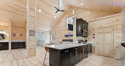 Hilltop Haven — A Peaceful Escape Made for Two
