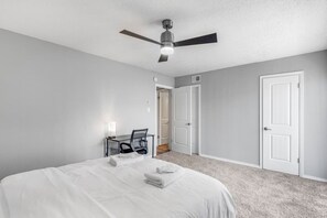 Desk, iron/ironing board, free WiFi, bed sheets - 3 Min Walk to AT&T | 1BR | Parking + Pets + Gym (Arlington)