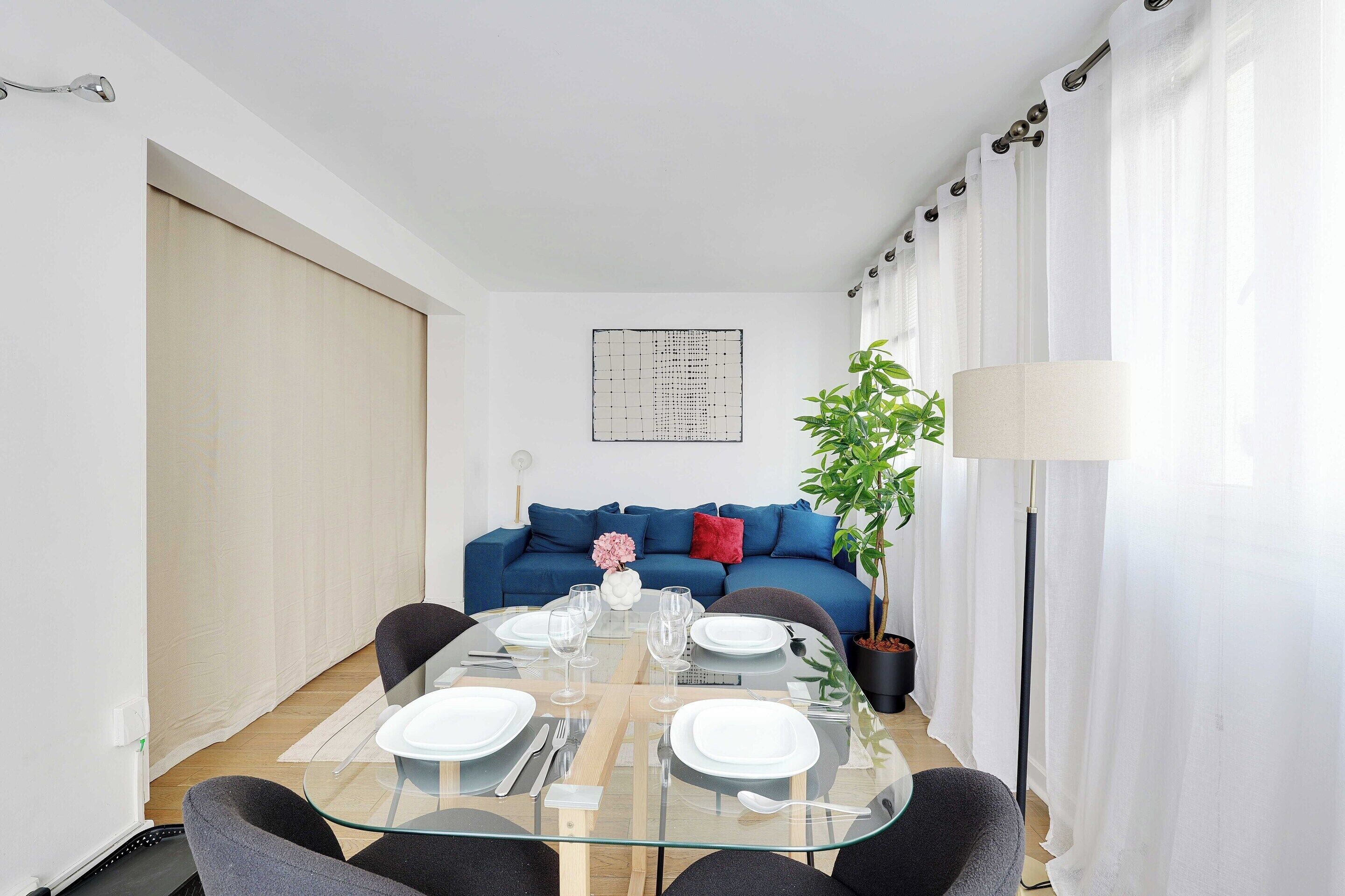 Apartment | Dining