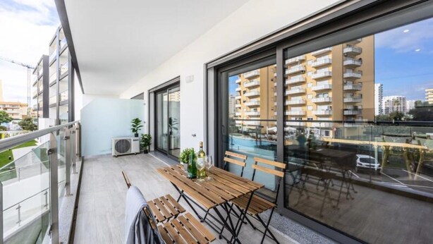 Outdoor dining - Apartments for 4 People (Portimão)