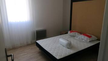 Apartment | 2 bedrooms, individually furnished, bed sheets