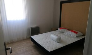 2 chambres, ameublement personnalisé, draps fournis