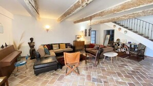 Living area - Farmhouse in Provence With Pool & Jacuzzi (Althen-des-Paluds)