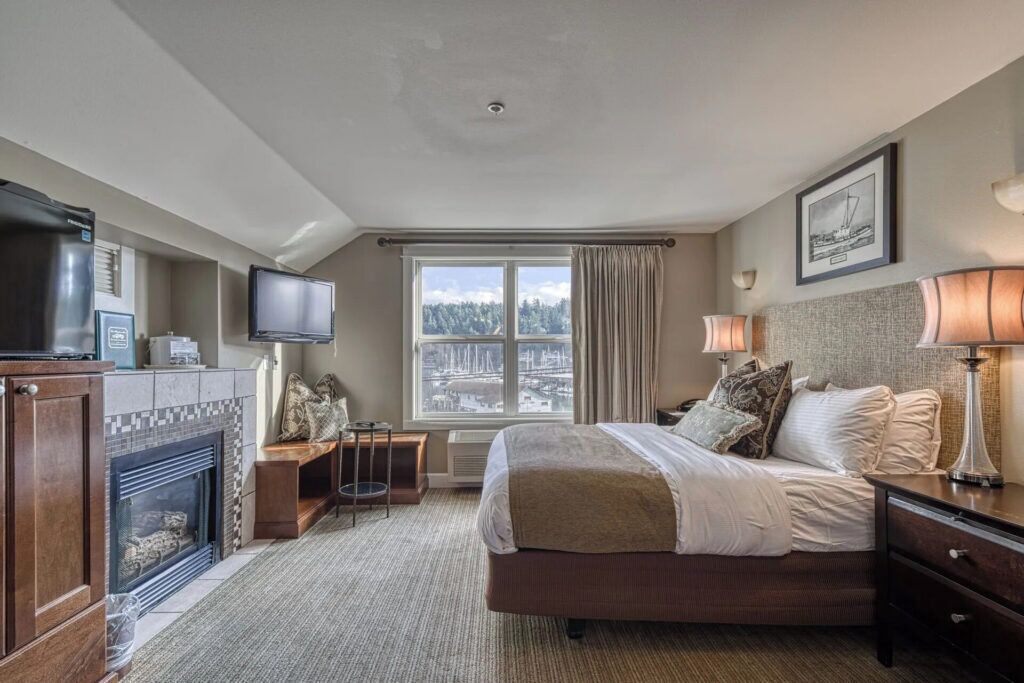 Habitación superior, vistas al puerto | Ropa de cama hipoalergénica y edredones de plumas