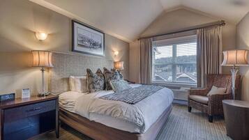 Superior Room, Harbor View | Hypo-allergenic bedding, down comforters, pillowtop beds