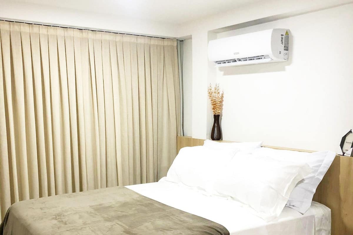 Elite Apartment | Iron/ironing board, free WiFi