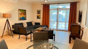 Smart TV - 3-bedroom condo in perfect Jacó with AC (Jacó)