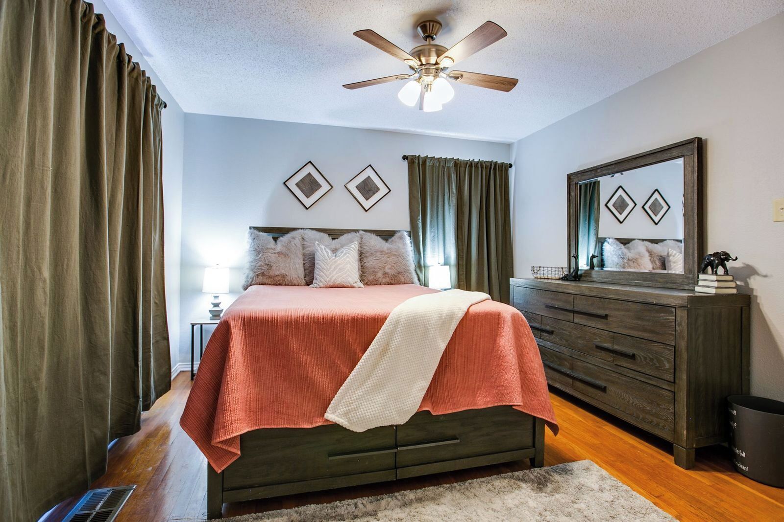 2 makuuhuonetta, Wi-Fi, vuodevaatteet