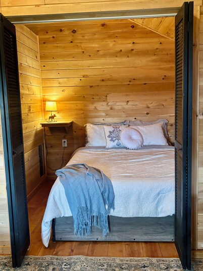 Eastgate cottages on Mars Hill Mountain