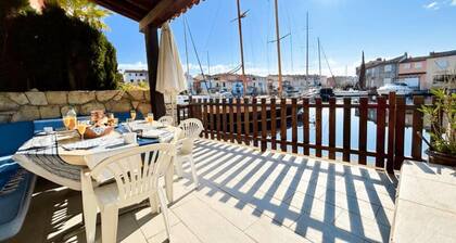 Houses & Villas for 10 People