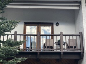 Exterior detail - Ski-In/Ski-Out, 2 Units, sleeps 17, Steps to Lifts, Large Families & Groups (Red River)