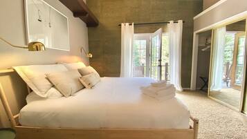 6 bedrooms, WiFi, bed sheets