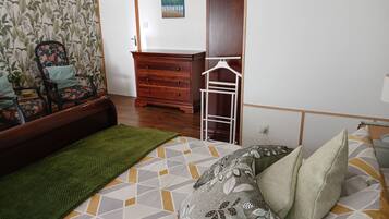 2 habitaciones, tabla de planchar con plancha y wifi gratis