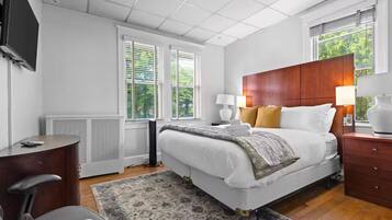 9 slaapkamers, een strijkplank/strijkijzer, wifi, beddengoed