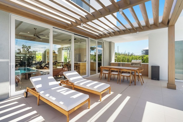 Outdoor dining