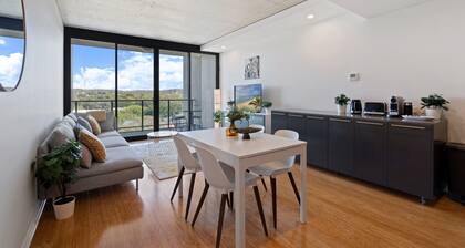 Chic 1-bed Apartment Near Canberra's Bustling CBD