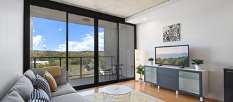 Chic 1-bed Apartment Near Canberra's Bustling CBD