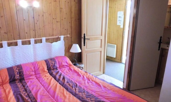 布置獨特、熨斗/熨衣板