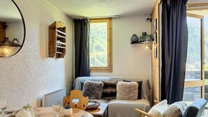 Unclassified image, 3 of 3, button - Renovated Studio, Ski-in/ski-out, Close to the Center (Les Allues)
