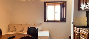 Nomad's Country - Cimo de Vila The Quiet Veranda