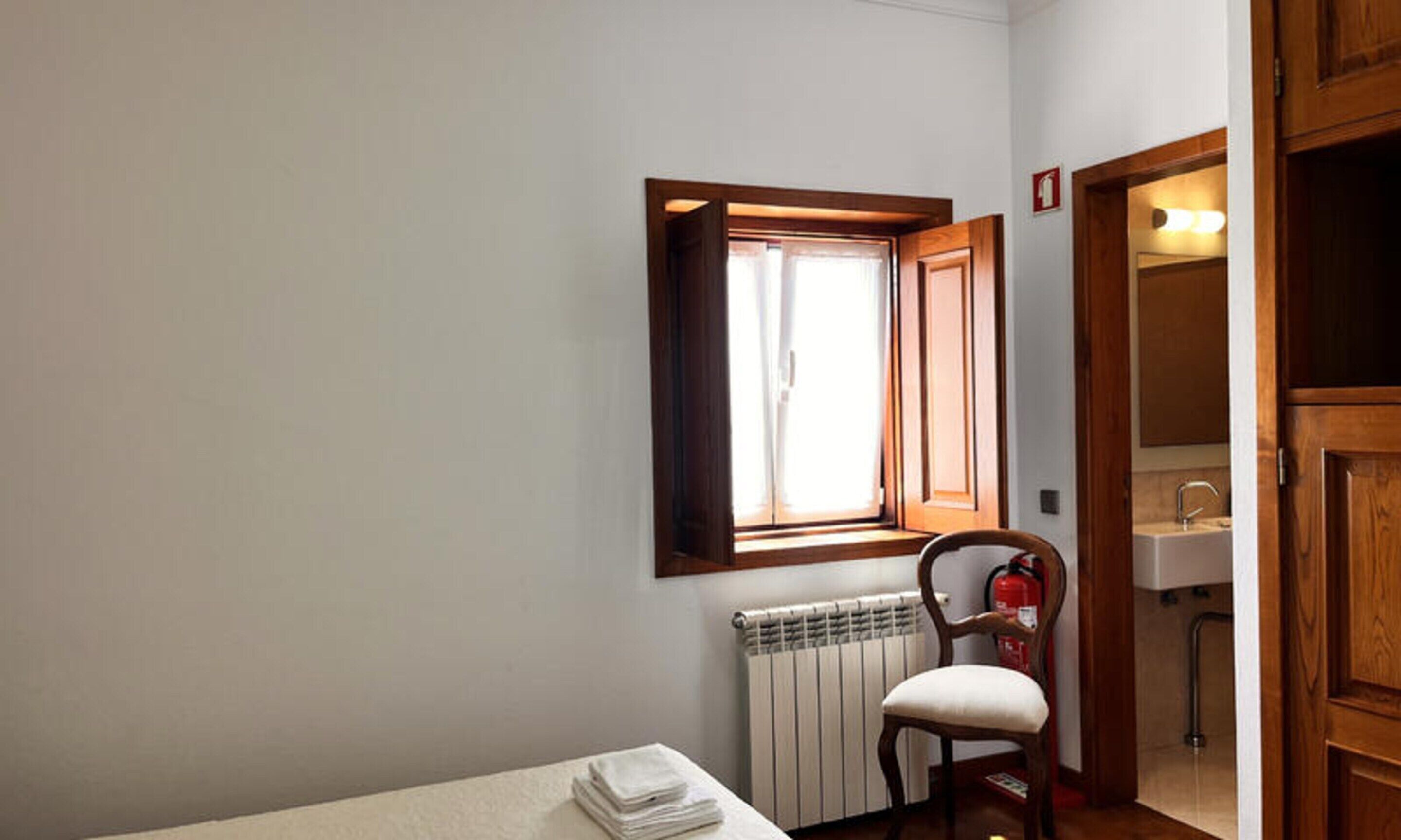 Individually furnished, bed sheets