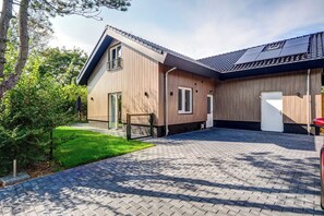 Exterior - Modern Holiday Home on Dutch Coast With Garden (Julianadorp)