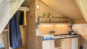 Unclassified image, 3 of 3, button - Safari Tent for 6 People (Kesteren)