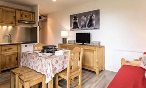 Interior - Apartment in Bruyeres With Ski Slope Views (Les Belleville)