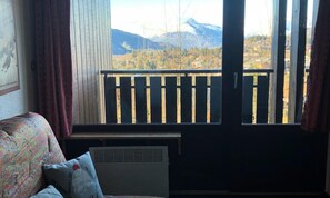 Interior - Ag005 - Studio With Mountain Corner Near the Slopes (Araches-la-Frasse)