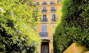 Exterior - Superb Air-conditioned Apartment for 4 People in the City Center of Hyeres (Hyères)
