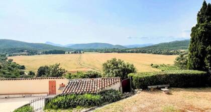 Villa in Hyeres With Private Pool Access