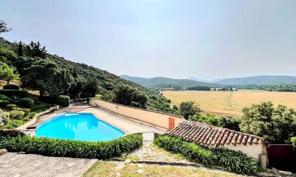 Outdoor pool - Villa in Hyeres With Private Pool Access (Hyères)