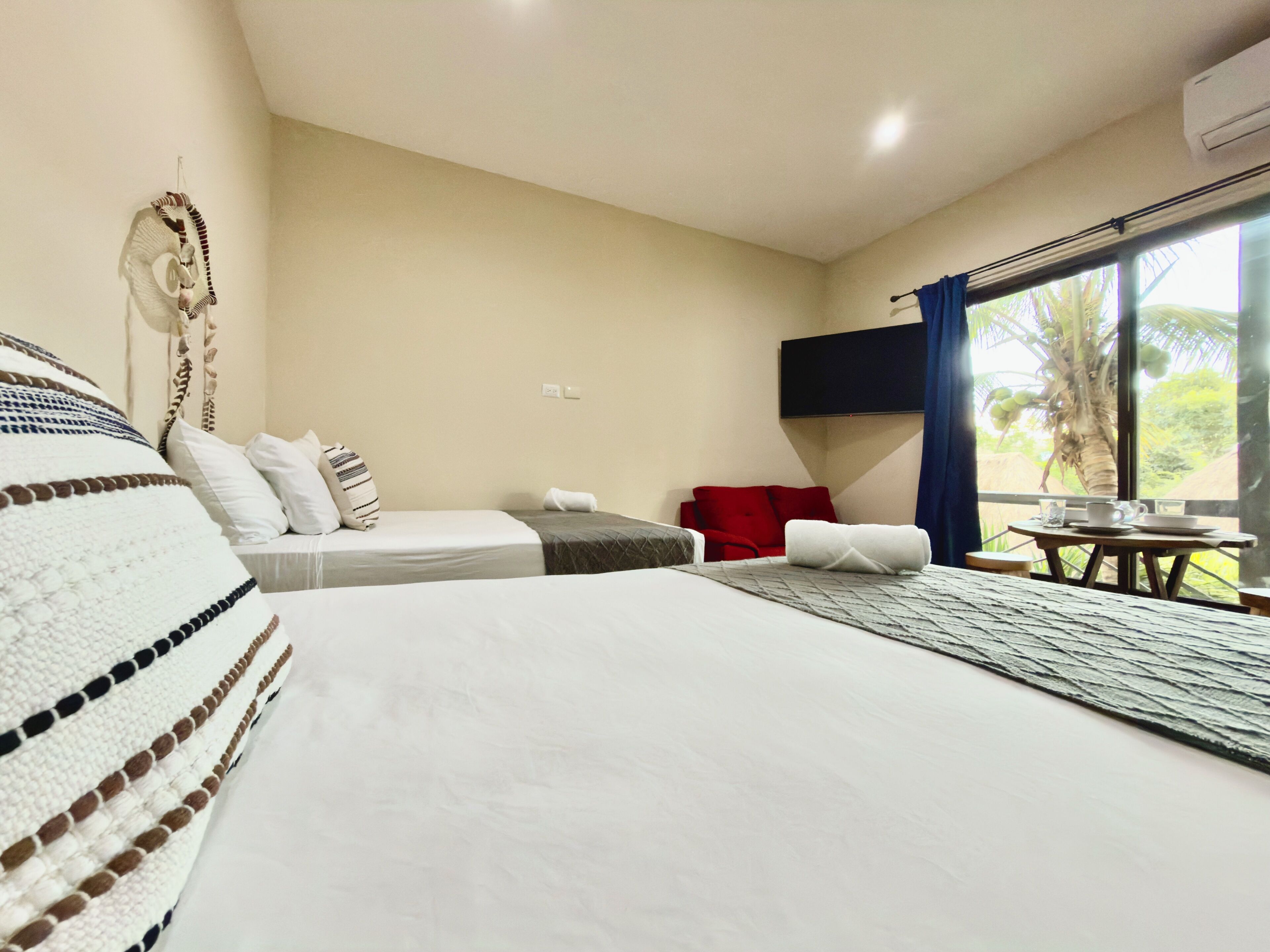 Minibaari, tallelokero huoneessa, ilmainen Wi-Fi, vuodevaatteet