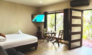 Minibar, caja de seguridad en la habitación, wifi gratis y ropa de cama 