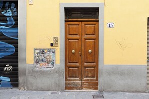 Front of property - Palazzuolo by Wynwood House (Florence)
