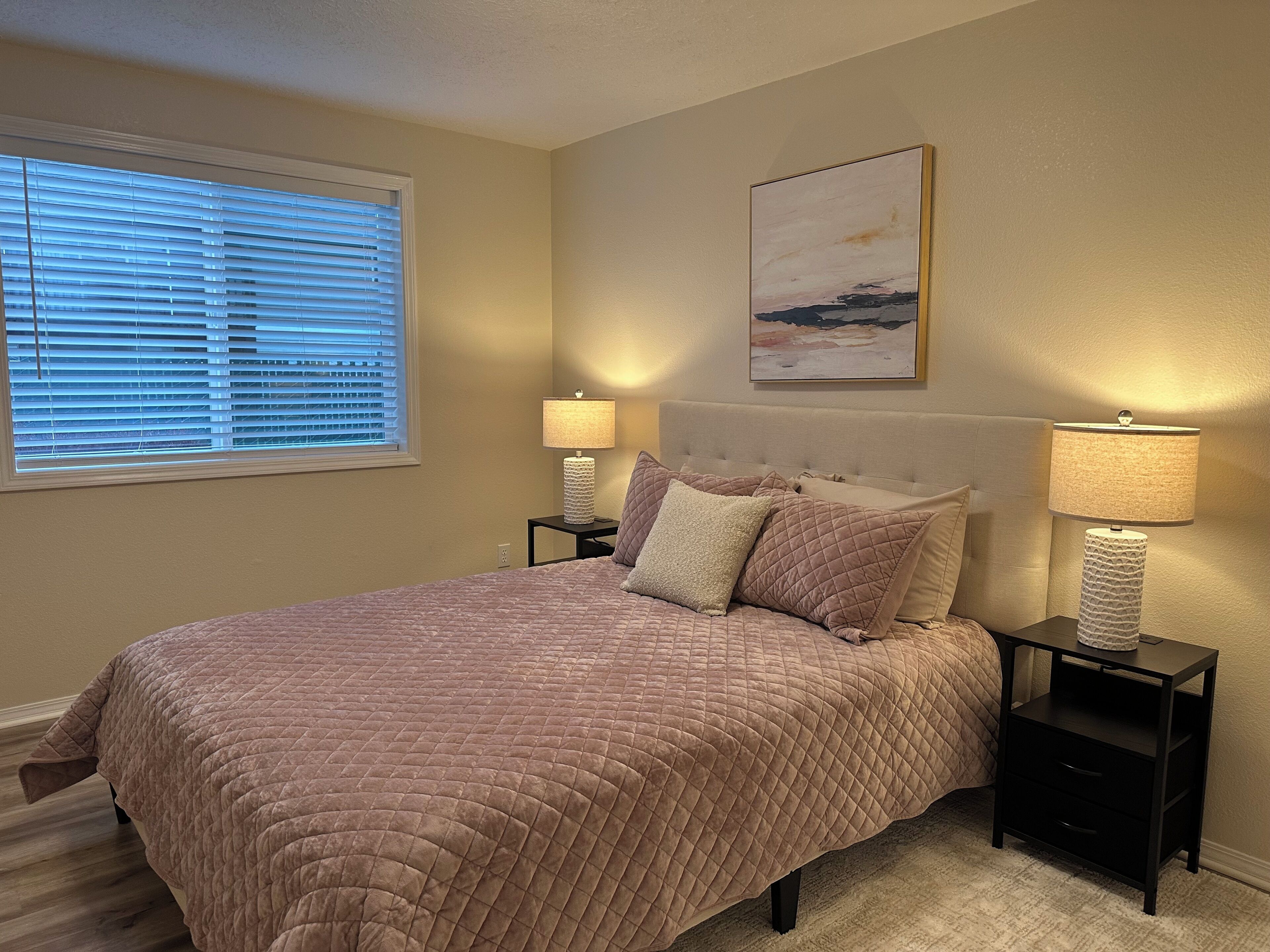 2 bedrooms, iron/ironing board, WiFi, bed sheets