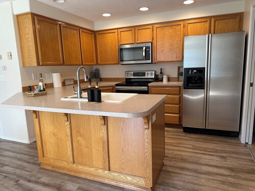 Kozy Keizer Getaway with Fireplace