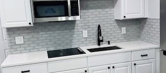 Comfortable Studio Close to Airport / Arena / Mall