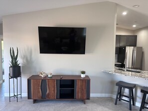 Interior - 3-bedroom house in lovely Lake Havasu with cool AC (LAKE HAVASU)