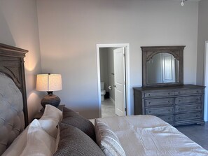3 bedrooms, free WiFi, bed sheets