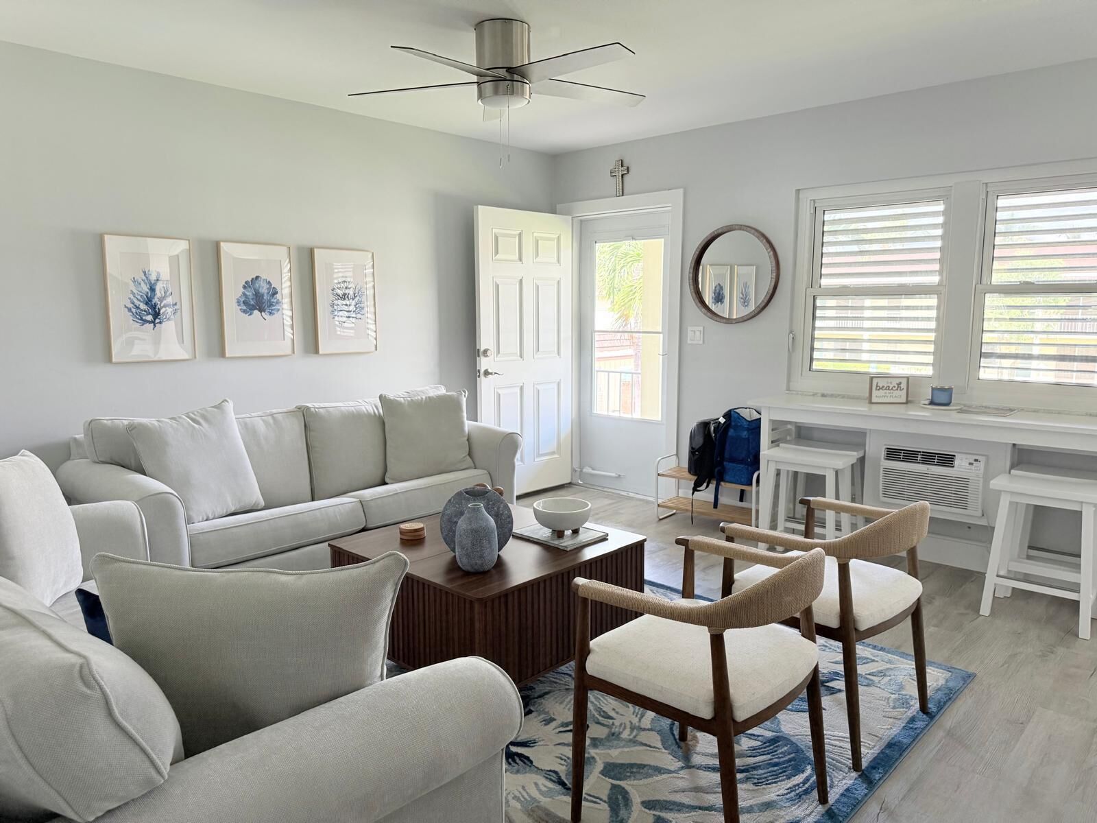 Smart TV, DVD player, books