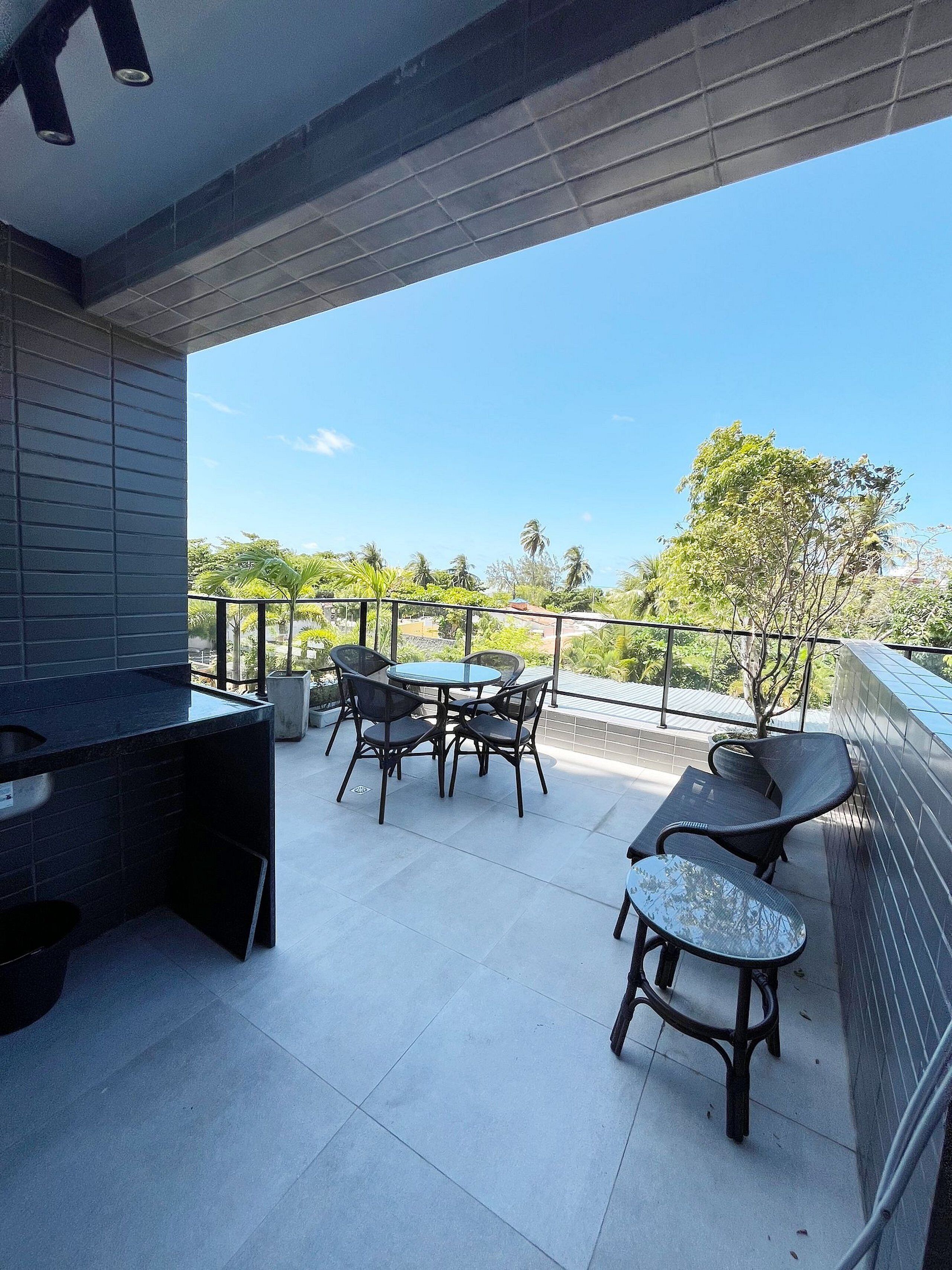 Exclusive Apartment | Outdoor dining